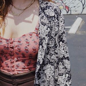 Novella Royale Sapphire Crop Top in Rosie Floral